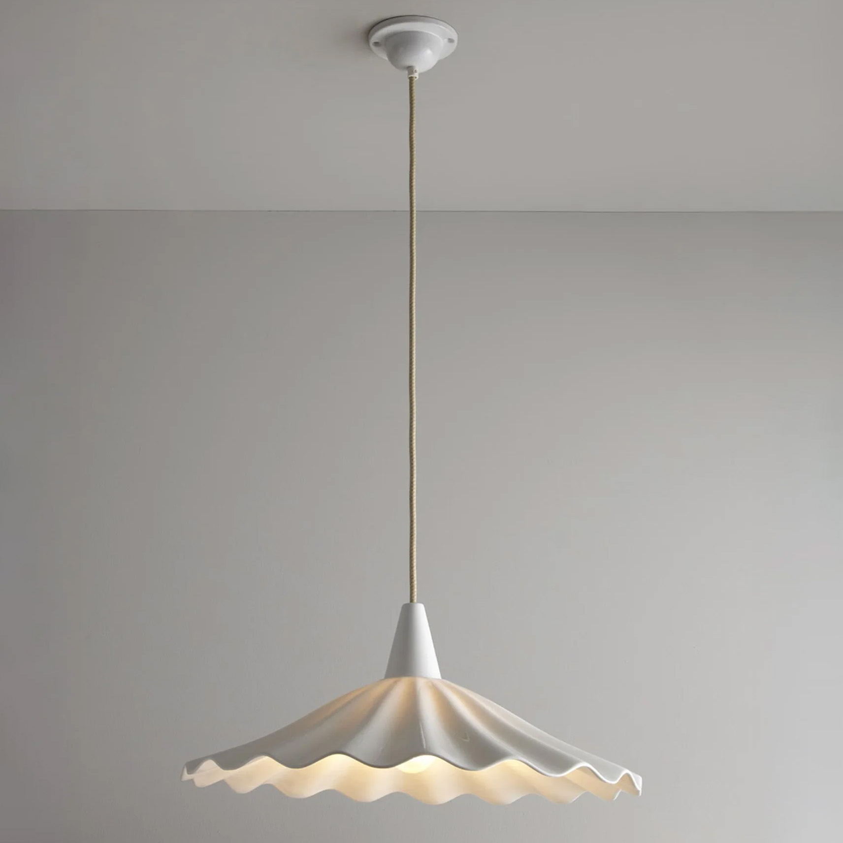 Große Tisch-Hängelampe aus Porzellan CHRISTIE, Ø 47 cm, Bild 13