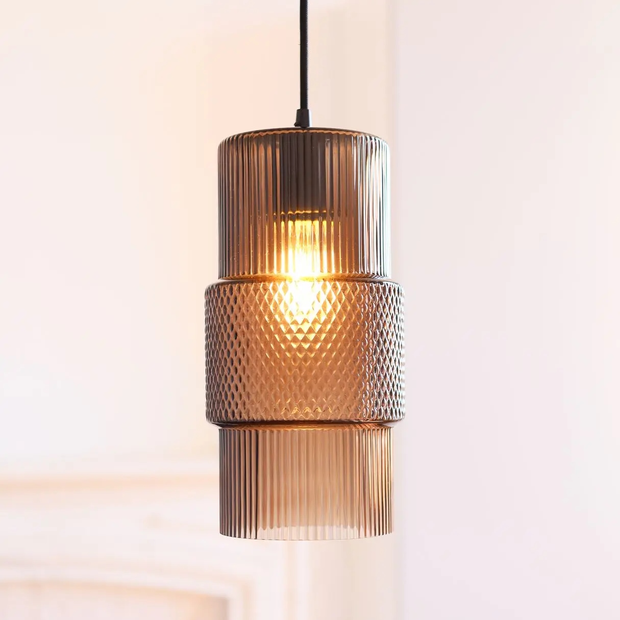 Glas-Hängeleuchte BABEL in Bronze und Roségold Glas-Hängeleuchte BABEL in Bronze und Roségold