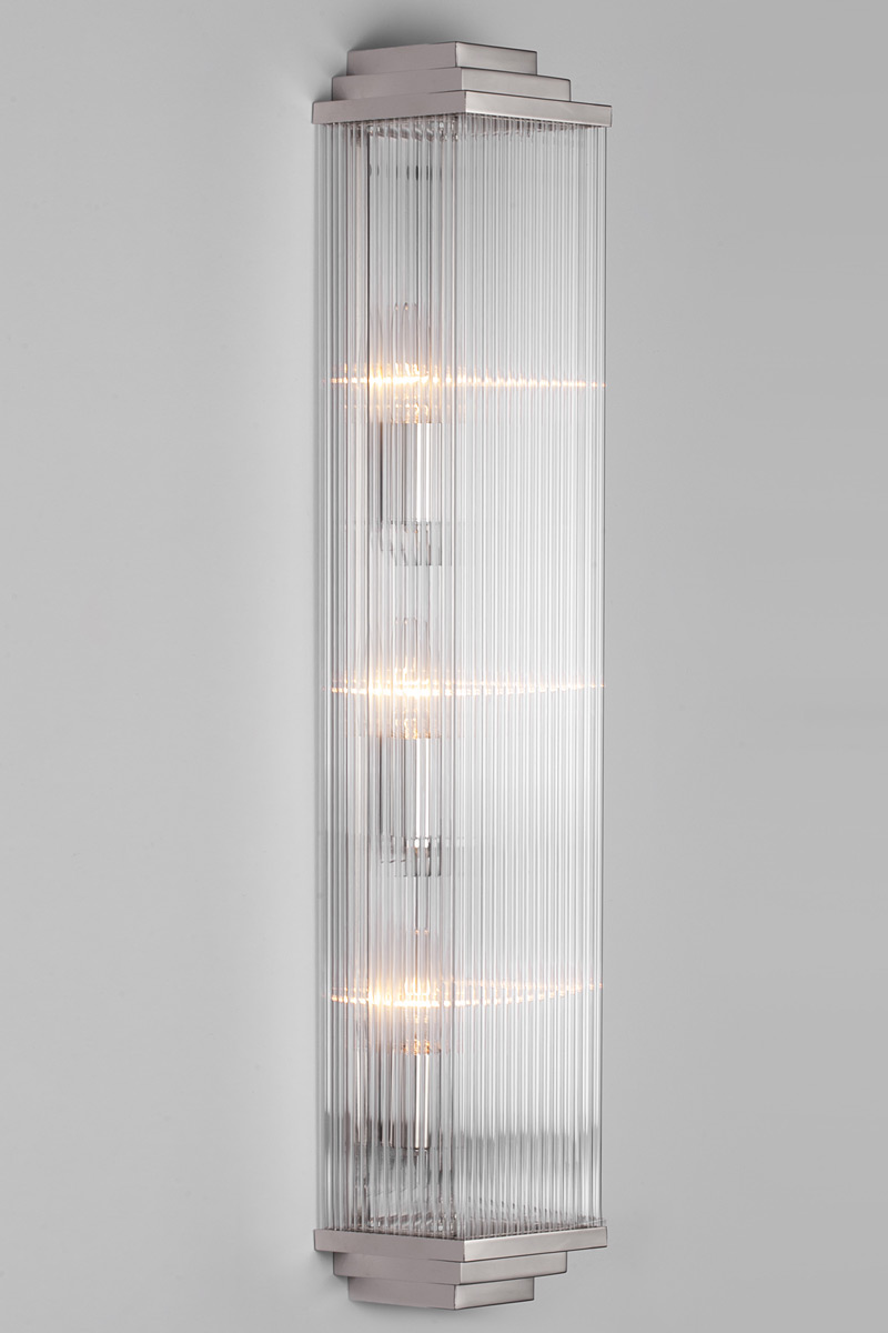 Hohe Art déco-Wandleuchte mit Kristall-Stäben, 46/70 cm: Die Kristall-Wandleuchte, hier das 70 cm hohe „Modell 2“