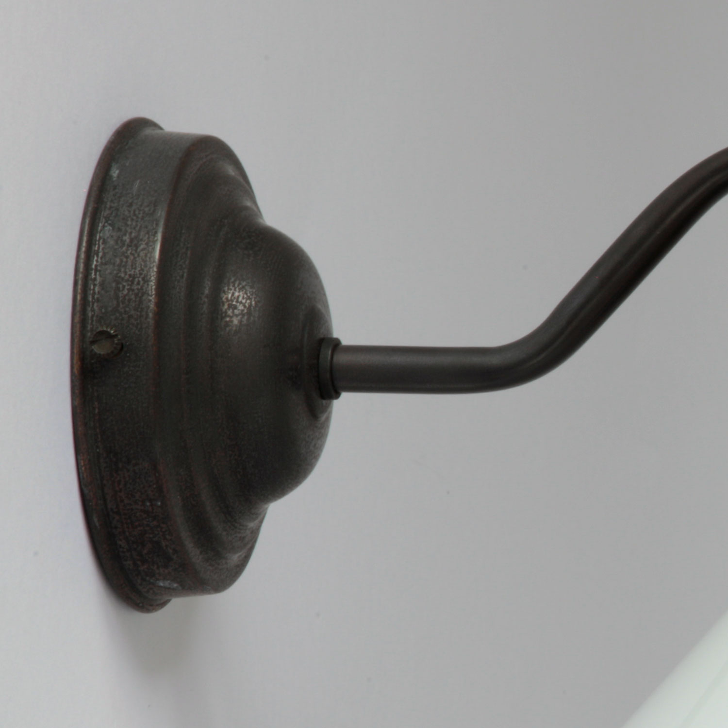 Jugendstil-Wandlampe mit Kegelschirm: dunkelbraun handpatiniert (brüniert)
