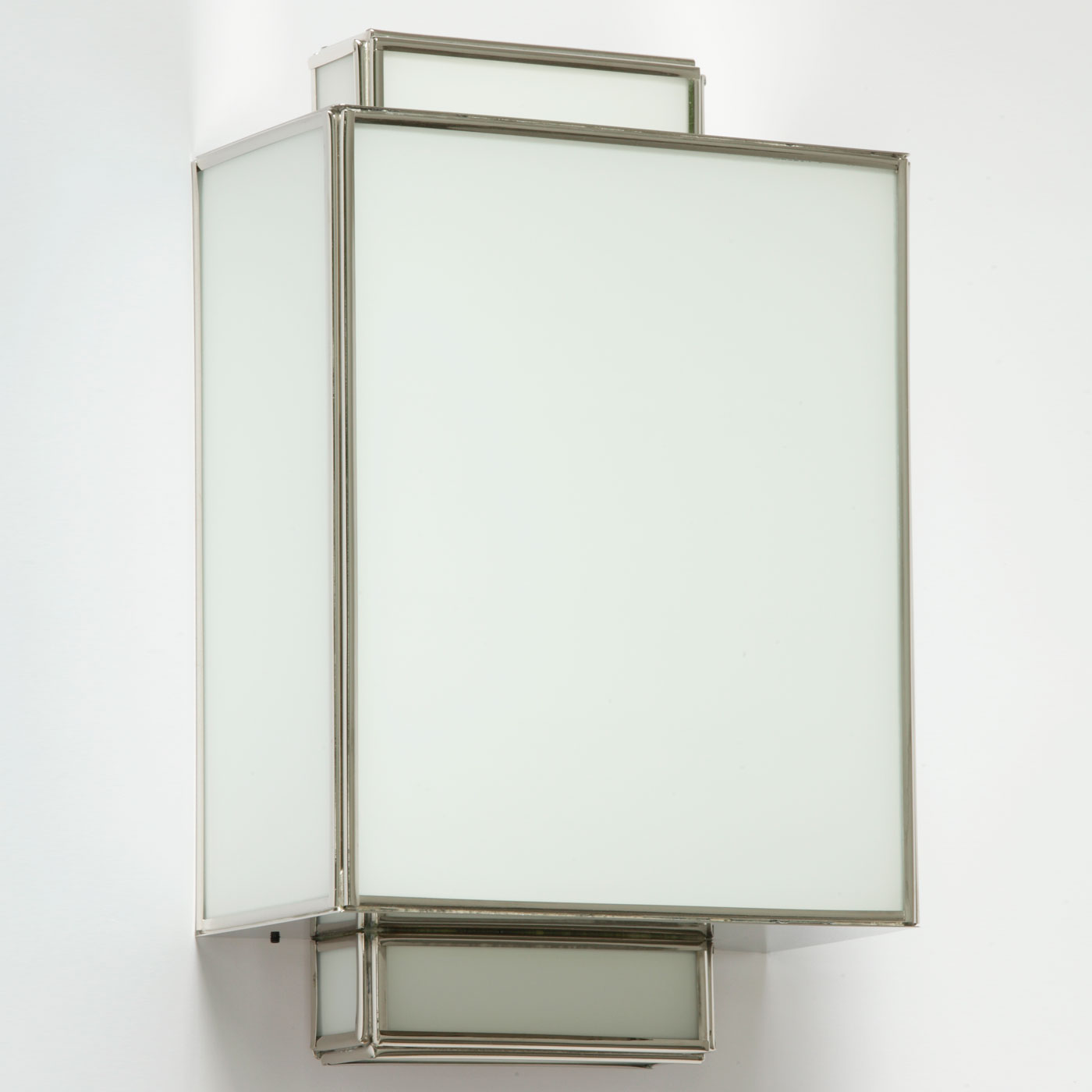 Art Déco-Wandleuchte TANTO aus Messing Art Déco-Wandleuchte TANTO aus Messing