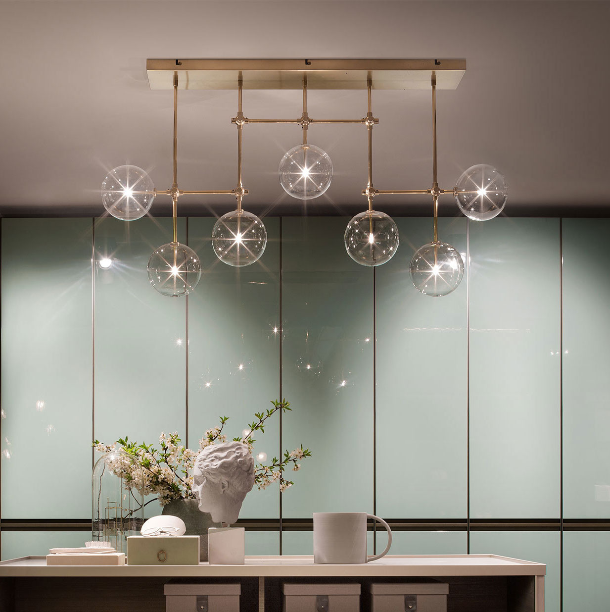 Zeitgenössischer Deckenleuchter mit sieben Glaskugeln, Bild 6 Zeitgenössischer Deckenleuchter mit sieben Glaskugeln, Bild 6