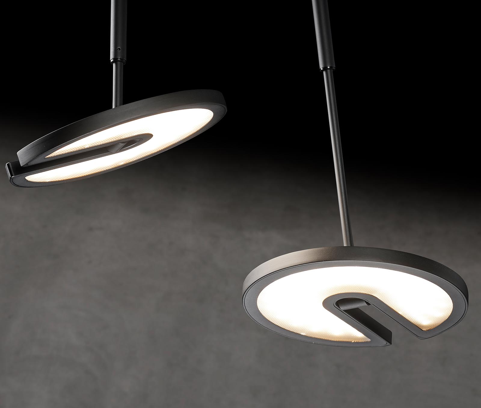 Lichtstarke Gelenk-Deckenleuchte mit zwei (höhen)verstellbaren Armen JANUS H, Bild 7 Lichtstarke Gelenk-Deckenleuchte mit zwei (höhen)verstellbaren Armen JANUS H, Bild 7