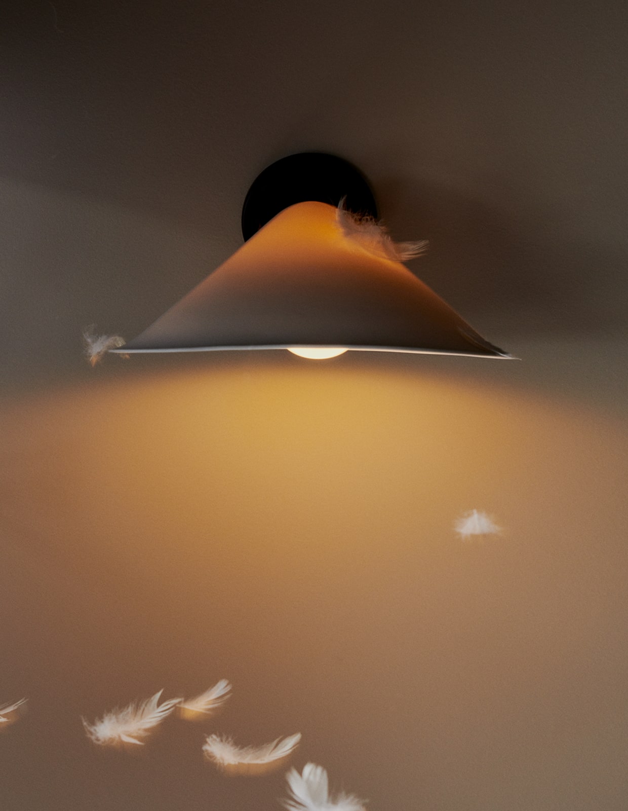 Wall Light PLUME with Porcelaine Shade, Fig. 2