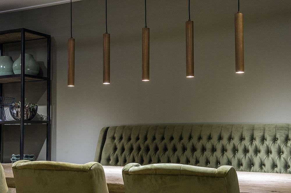 Bild 11: Kupfer patiniert Gruppe aus 5 Röhren-Pendelleuchten TOBINO, Kupfer oder Messing: Kupfer patiniert