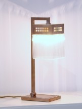 Wiener Jugendstil-Tischlampe mit Glasstäbchen: Die Hoffmann-Leuchte in Alt-Messing (Modell 1)