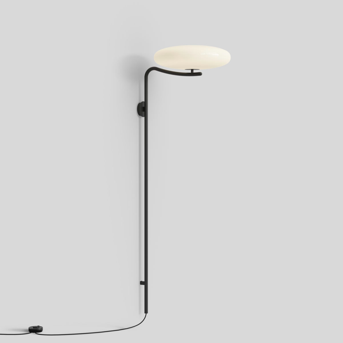 Fig. 2: Das Modell mit Zuleitung und Dimmer Designklassiker: Wandleuchte 2065 Wall von Gino Sarfatti: Das Modell mit Zuleitung und Dimmer