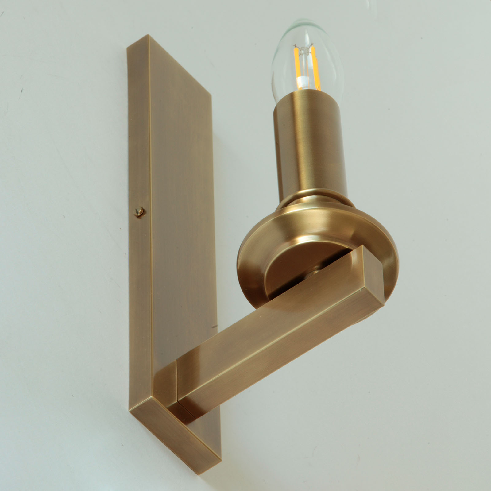 Fig. 6: Modell 2 in antik handpatiniert Candle Sconce Made of Solid Brass: Modell 2 in antik handpatiniert