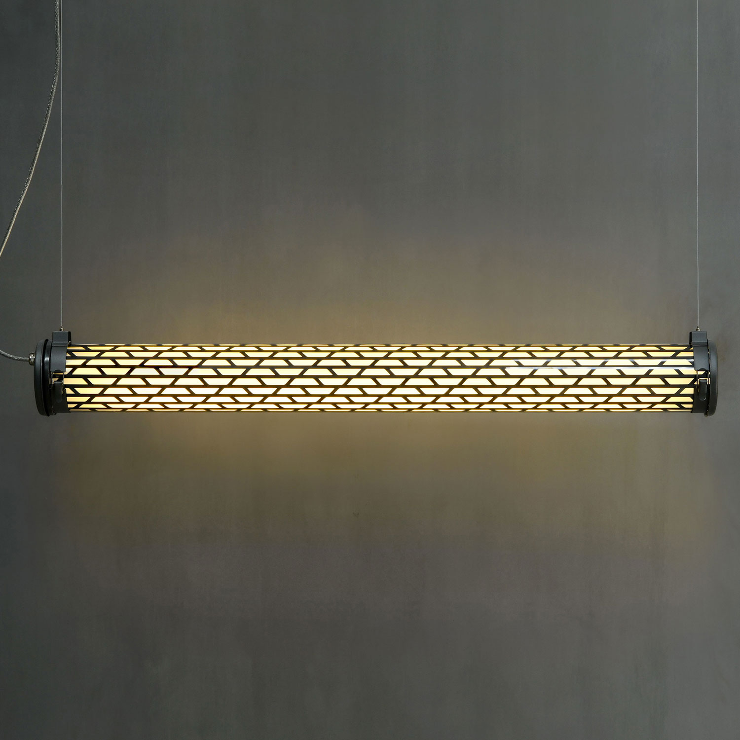 Röhrenleuchte BELLEVILLE mit geometrischer Lochblende und IP68 (130 cm) Röhrenleuchte BELLEVILLE mit geometrischer Lochblende und IP68 (130 cm)