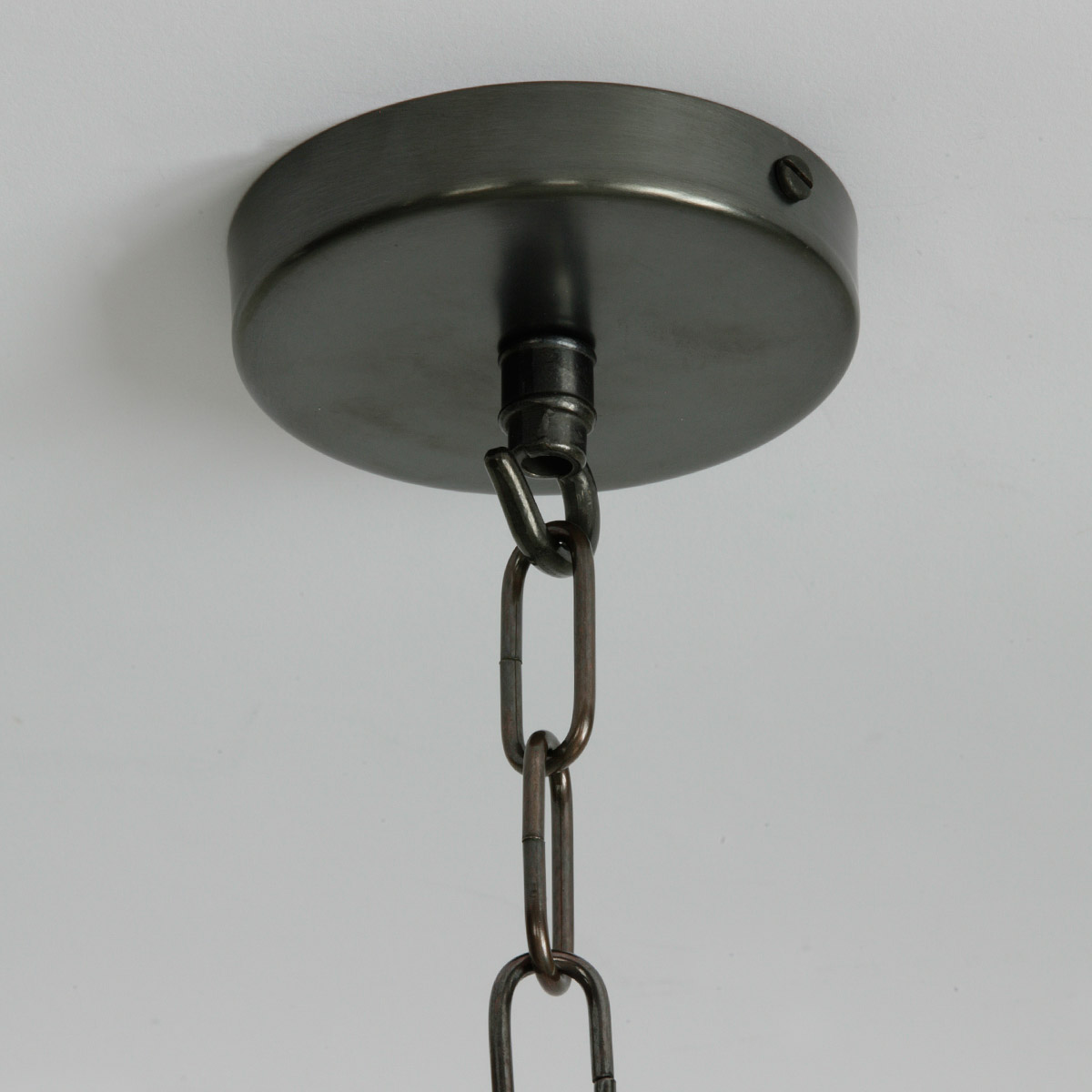 Bild 6: Der Baldachin (Ø 10,7 cm) der Kupfer-Ausführung Sehr große Kupfer-Pendelleuchte mit Ø 60 cm: Der Baldachin (Ø 10,7 cm) der Kupfer-Ausführung