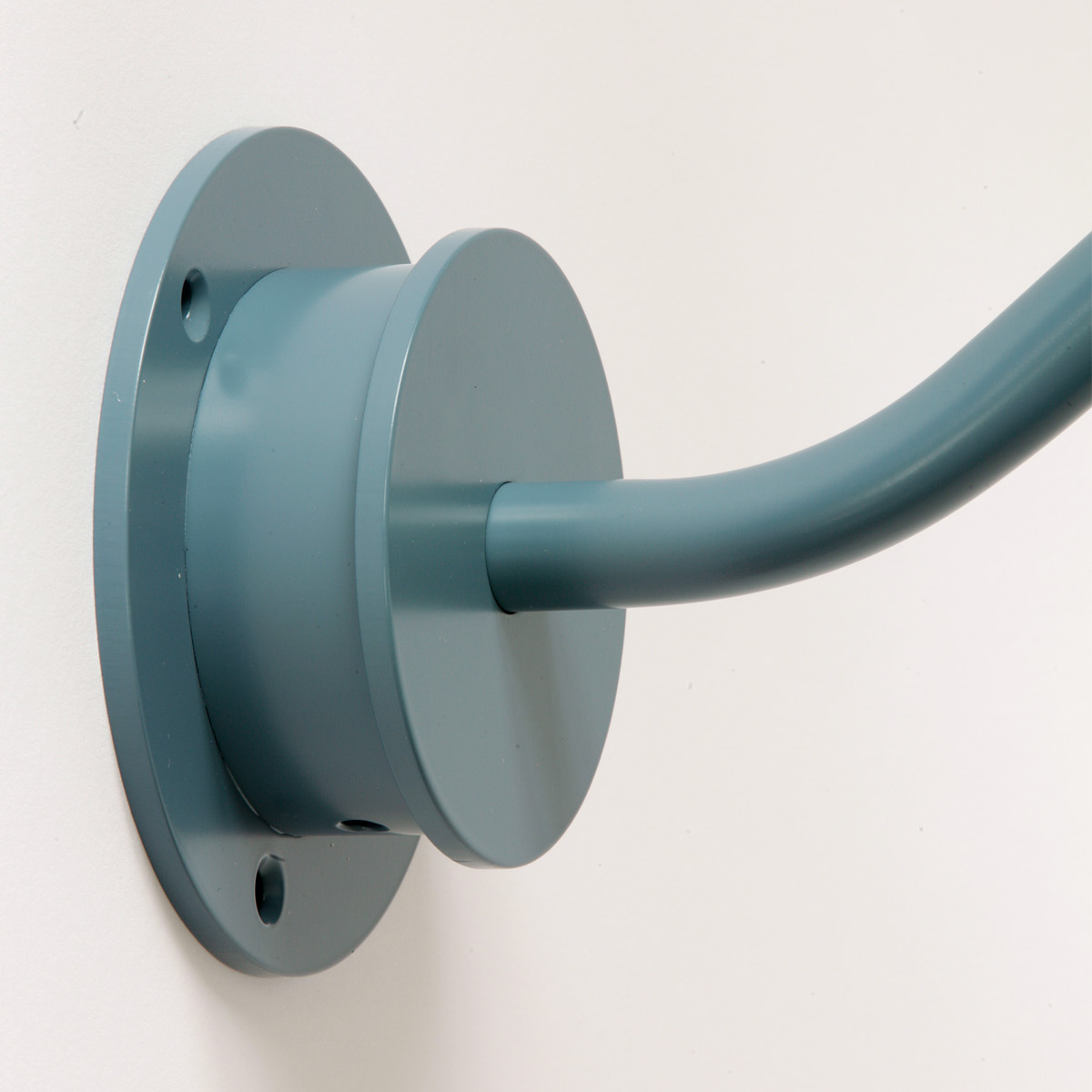 Bild 10: Hochwertige Lackierung (hier petrolblau) Kleine, zeitlose Wandleuchte BELL in acht Farben: Hochwertige Lackierung (hier petrolblau)