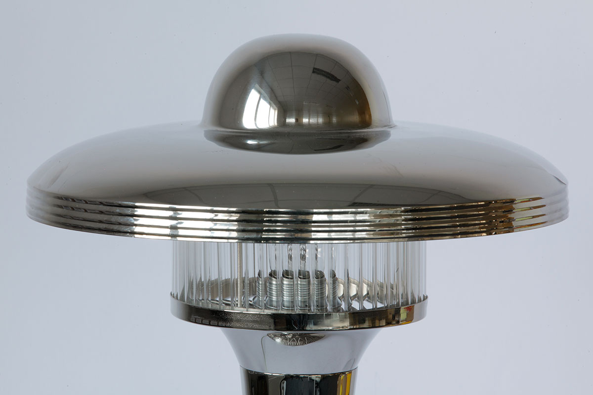 Art déco-Tischlampe mit Messinghaube und Kristallglas, Bild 4