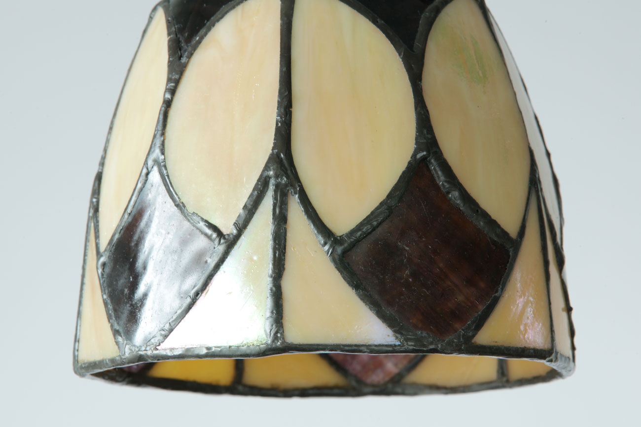 Kleine Hängeleuchte mit Amsterdamer Tiffanyglas-Schirm, Bild 3