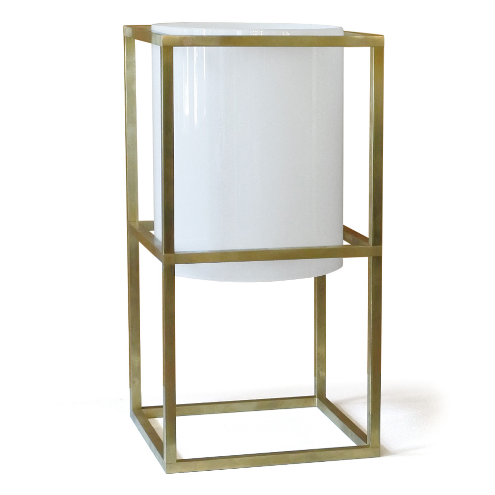 Brass frame table lamp with cylindrical opal glass QUB