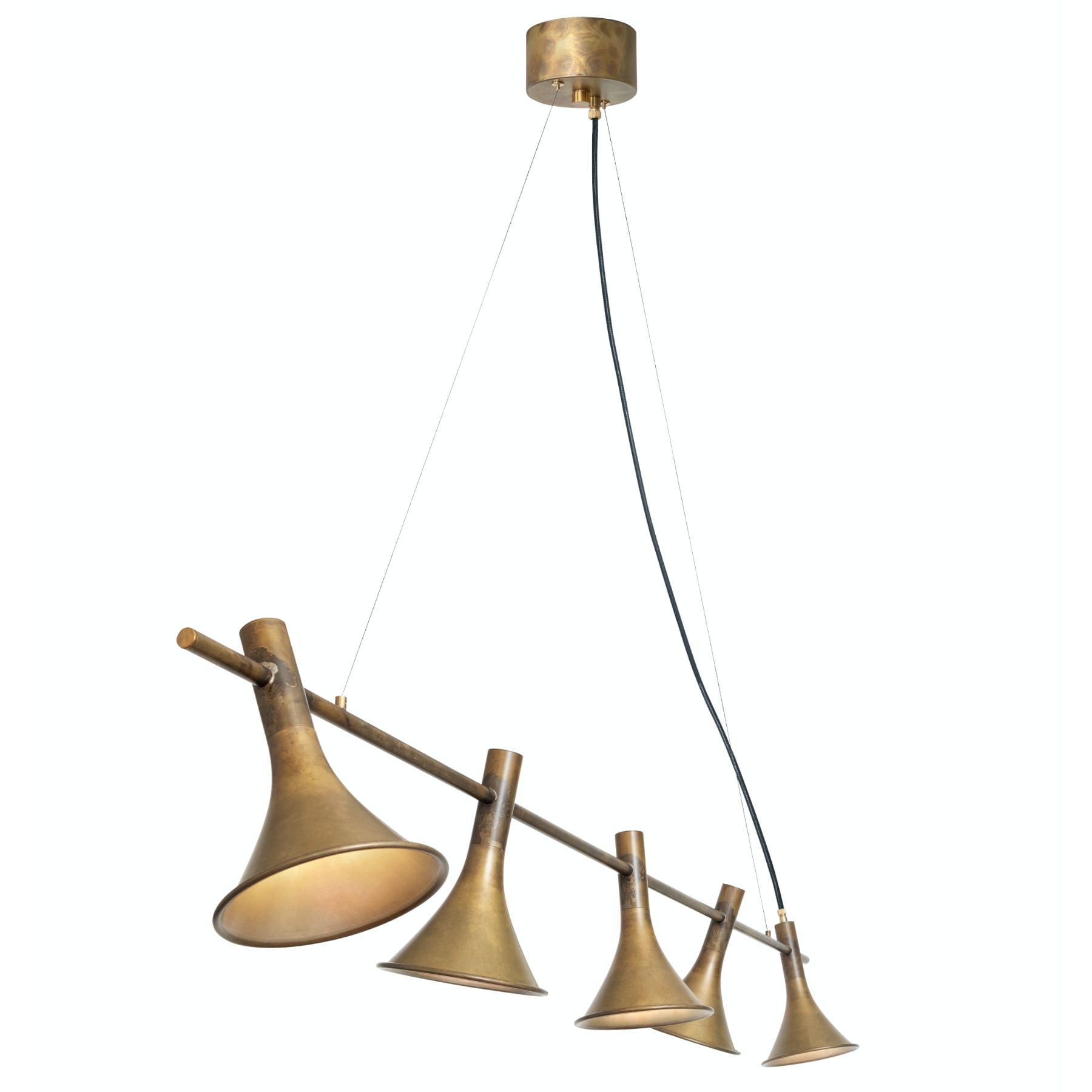 Esstisch-Hängeleuchter mit 3/5 Trichterschirmen aus Messing TRATT Esstisch-Hängeleuchter mit 3/5 Trichterschirmen aus Messing TRATT
