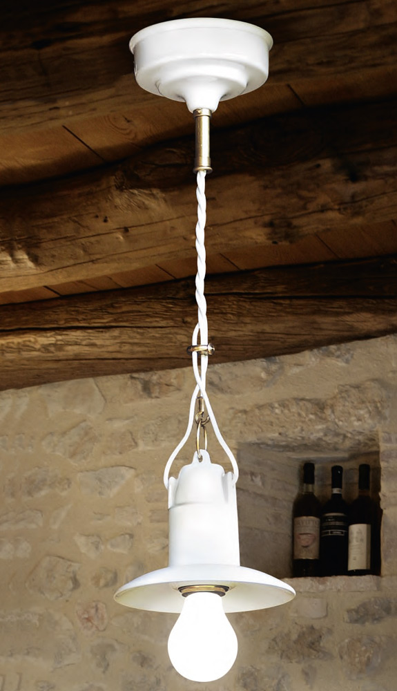 Kleine Keramik-Pendelleuchte aus Italien ISOLA: Die kleine Keramik-Lampe wir mit knapp 150 cm langer Abhängung geliefert