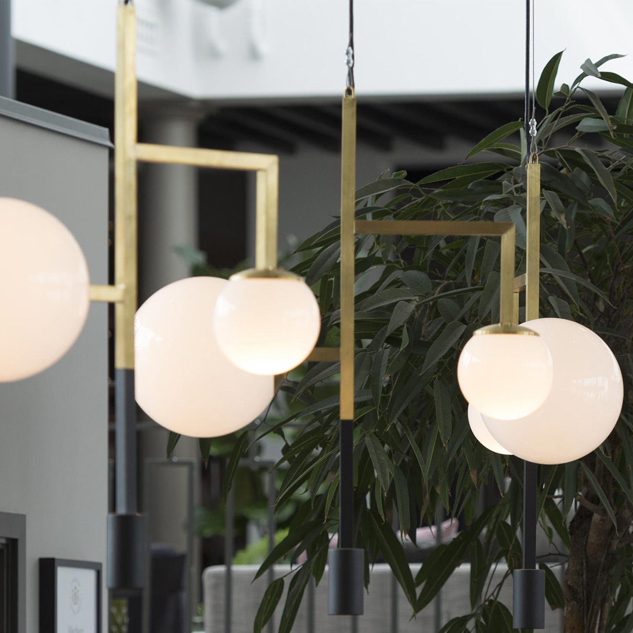 Moderner Art déco-Kugel-Leuchter mit Downlight-Spot, Bild 6