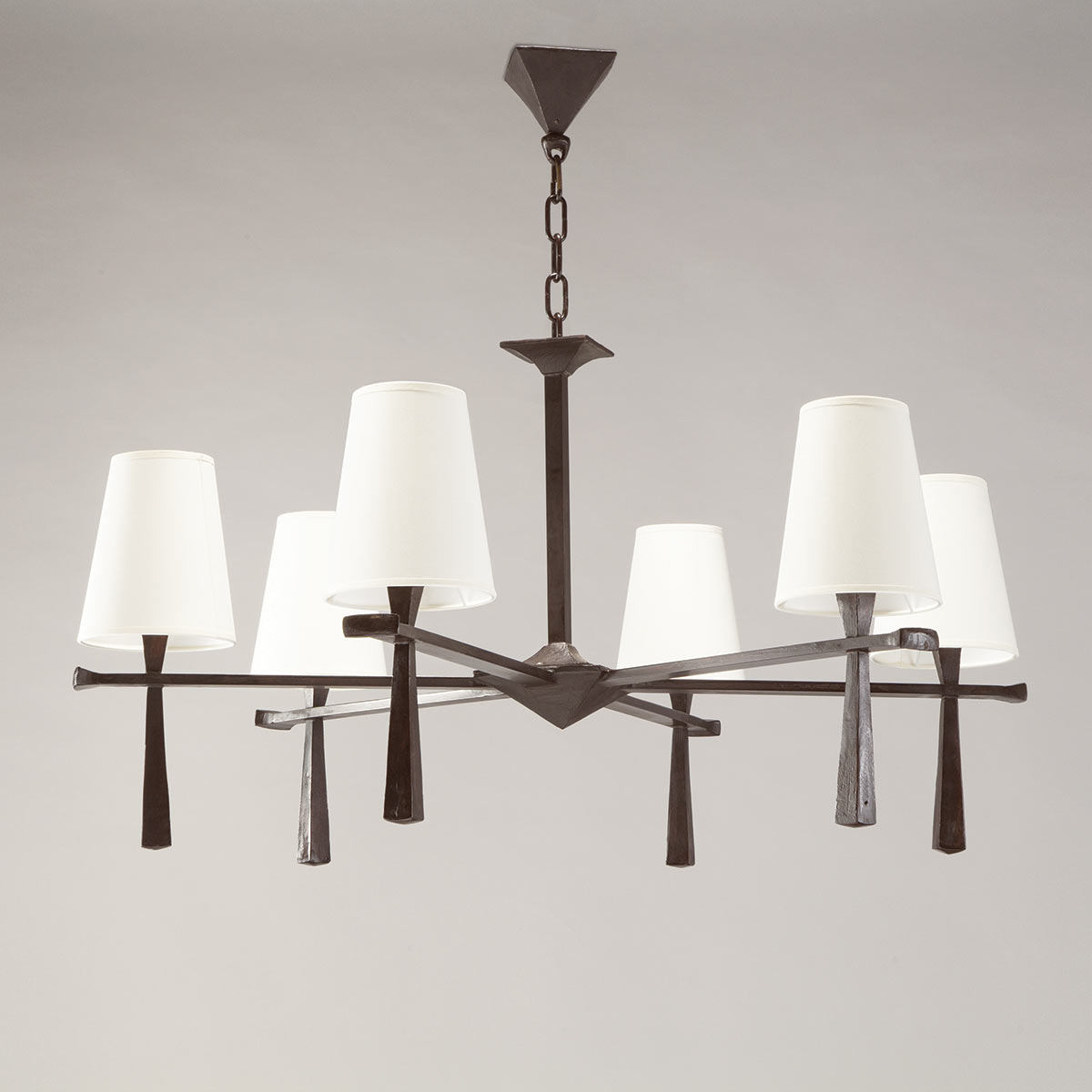 Exklusiver Bronzeguss-Lüster PABLO mit Textilschirmen (Ø 90 / 106 cm) Exklusiver Bronzeguss-Lüster PABLO mit Textilschirmen (Ø 90 / 106 cm)