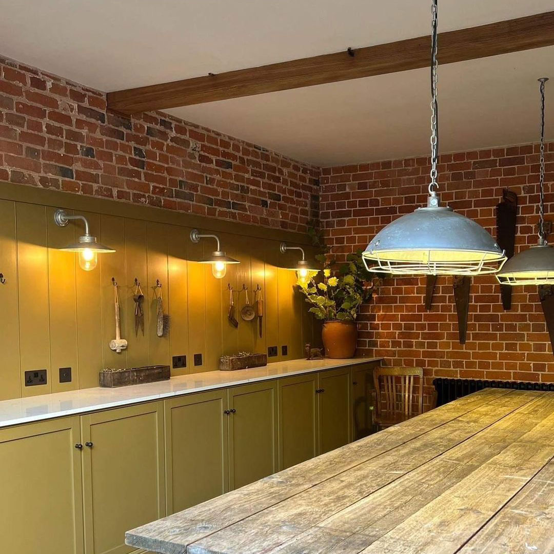 Schwere, verzinkte Industrie-Pendelleuchten mit Gitter, Bild 3 Schwere, verzinkte Industrie-Pendelleuchten mit Gitter, Bild 3