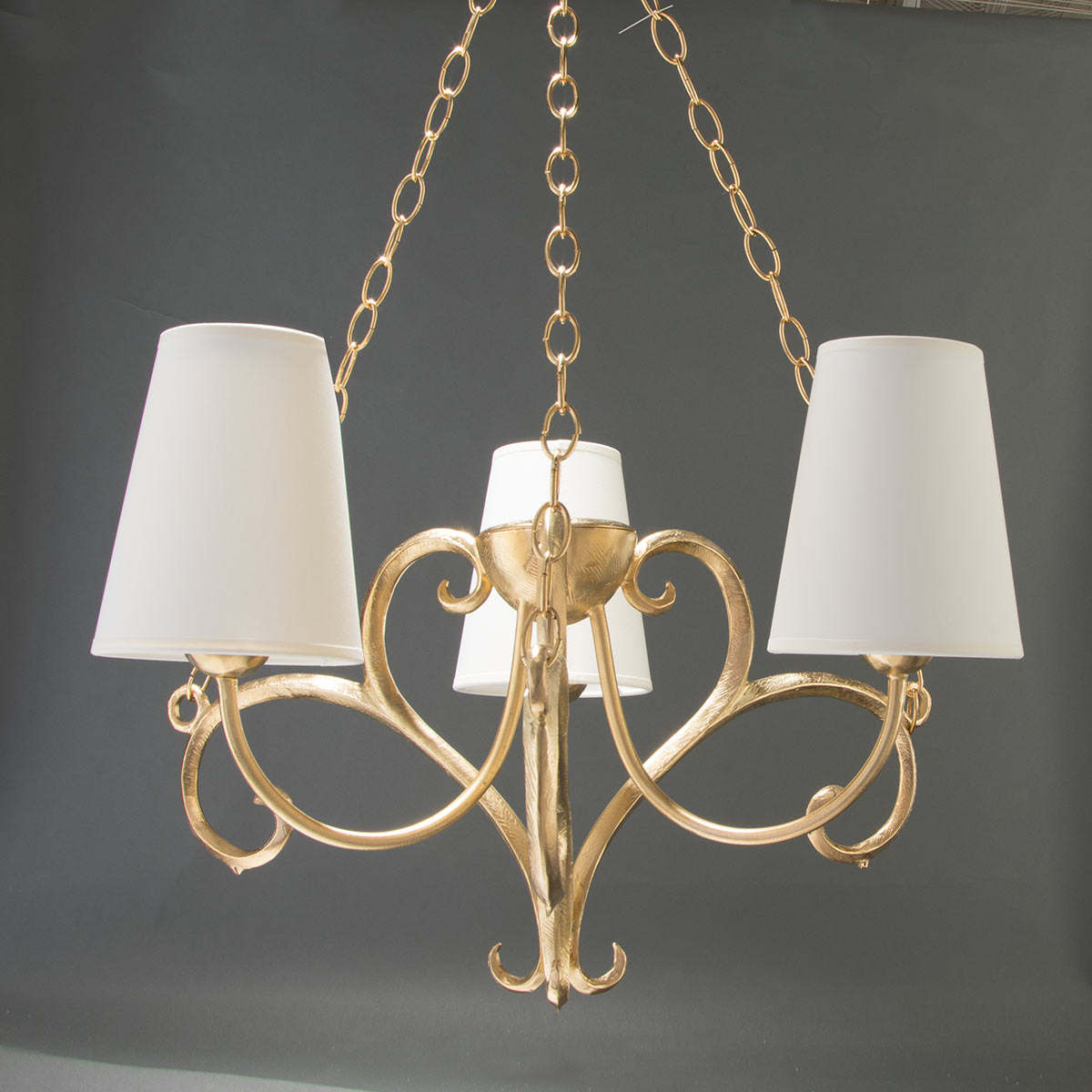 Bild 5: Bronze vergoldet Elegante französische Hängeleuchte JULIET aus Bronze mit Stoffschirmen: Bronze vergoldet