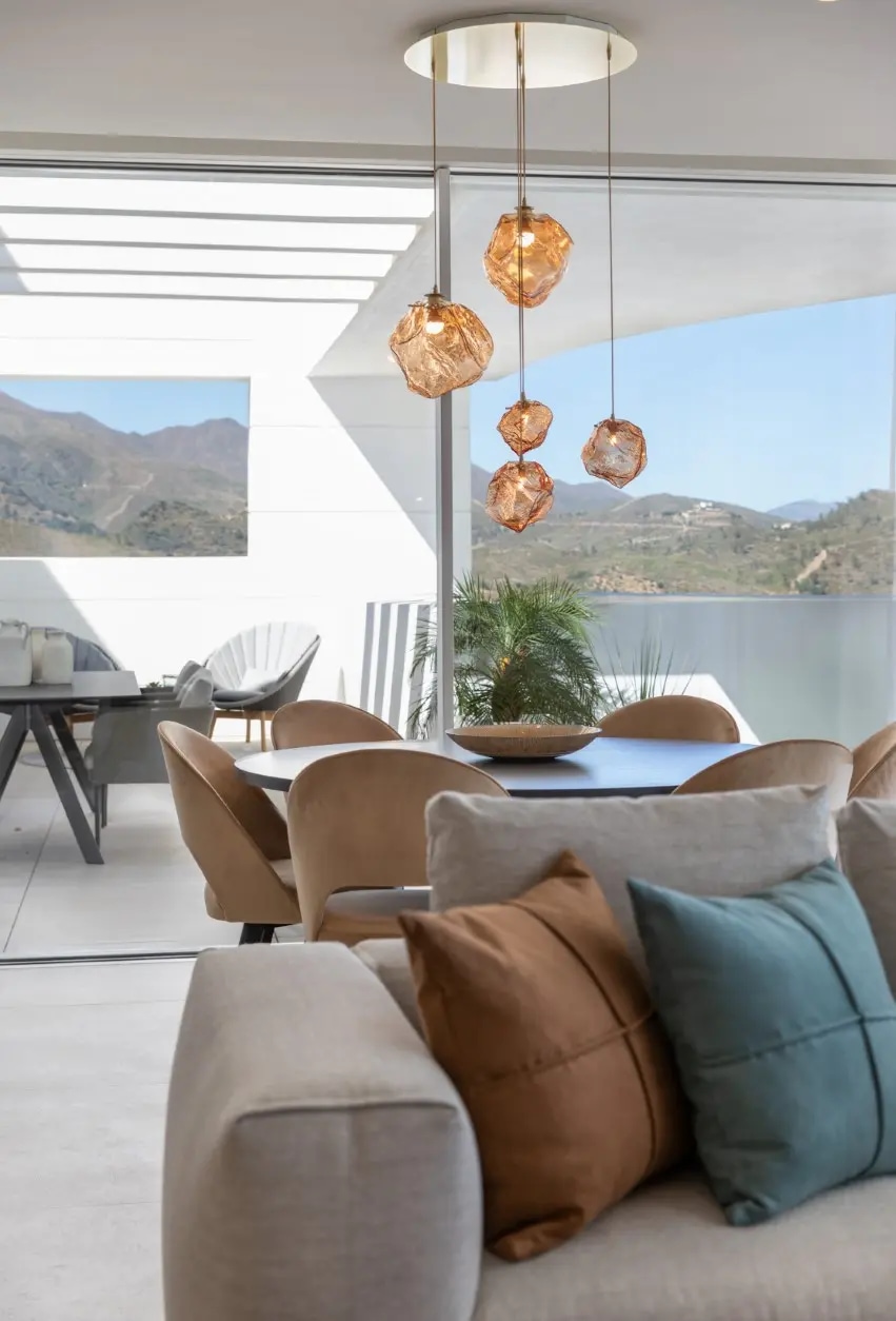 Bild 8: Beispiel einer Gruppe aus Quartz-Glasleuchten Französische Hängeleuchte mit Bernstein-Strukturglas: Beispiel einer Gruppe aus Quartz-Glasleuchten