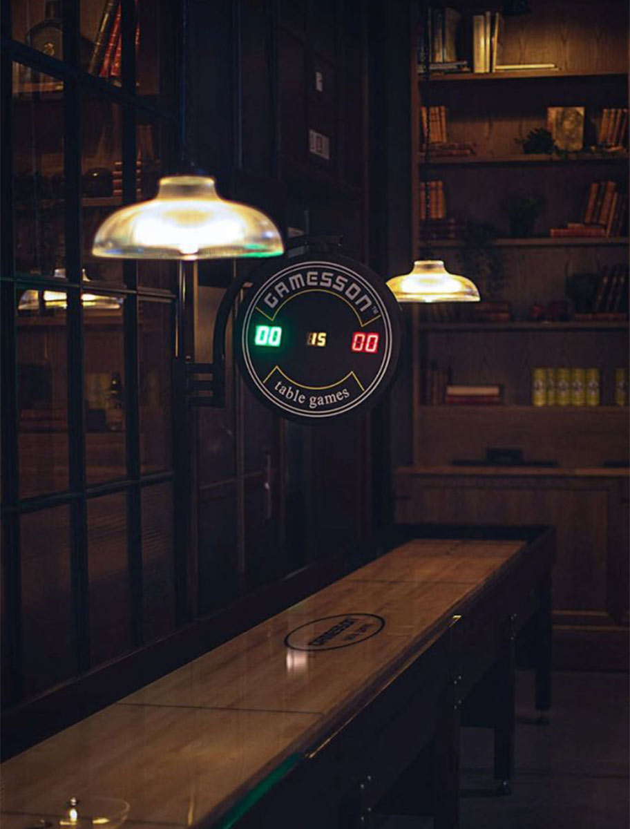 Bild 11: Klassische Pendelleuchte in dunklen Pubs Pendelleuchte mit klarem Glasschirm Ø 37 cm: Klassische Pendelleuchte in dunklen Pubs