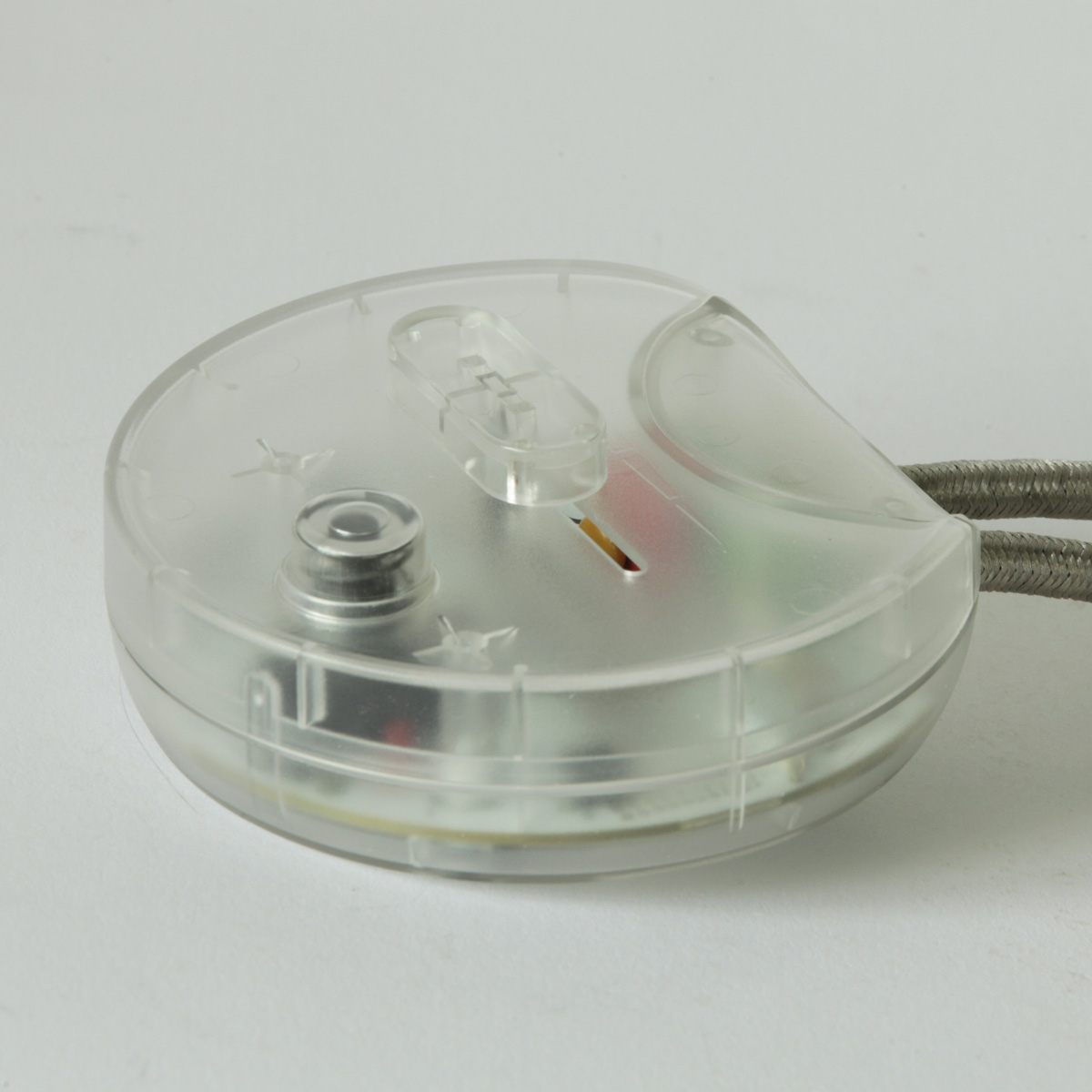 Bild 10: Fussschalter und Dimmer bei silberfarbenem Kabel Außergewöhnliche Stehleuchte MICRO-OH Stativstrahler: Fussschalter und Dimmer bei silberfarbenem Kabel