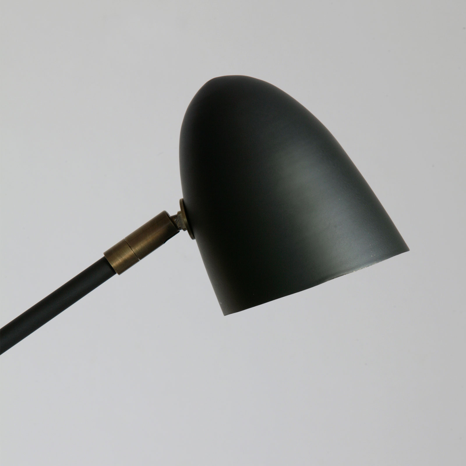 Bild 10: 25/12 schwarz+Messing patiniert Exklusive Messing-Wandleuchte mit kleinem Schirm SPRINTEUR: 25/12 schwarz+Messing patiniert