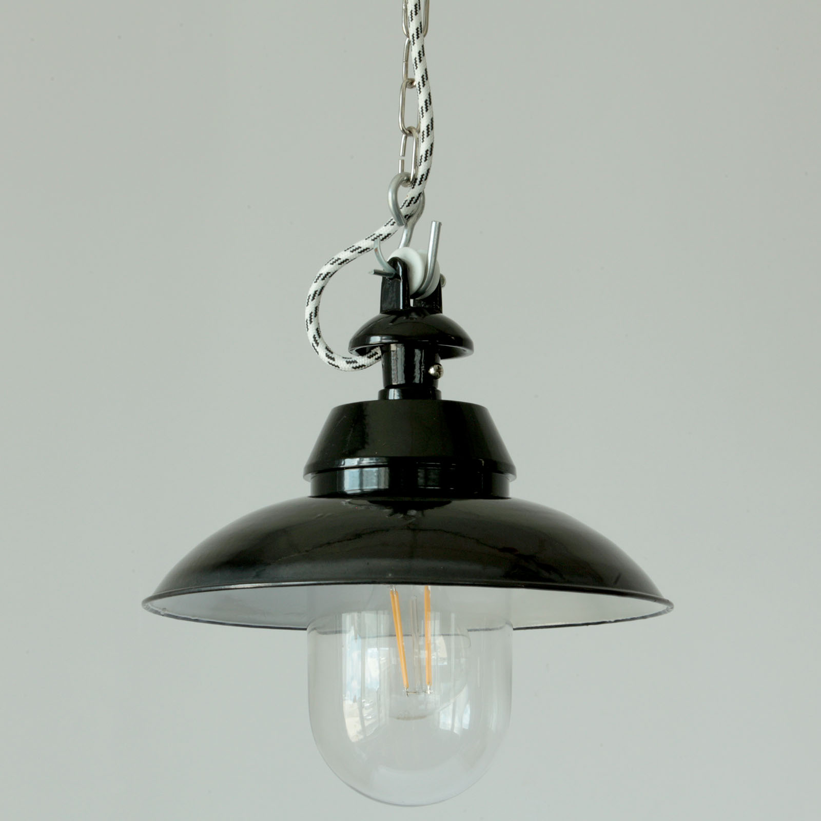 Unique Pieces with Antique Enamel Shades: Mainz Pendant Lamp 260 mm, Fig. 2 Unique Pieces with Antique Enamel Shades: Mainz Pendant Lamp 260 mm, Fig. 2