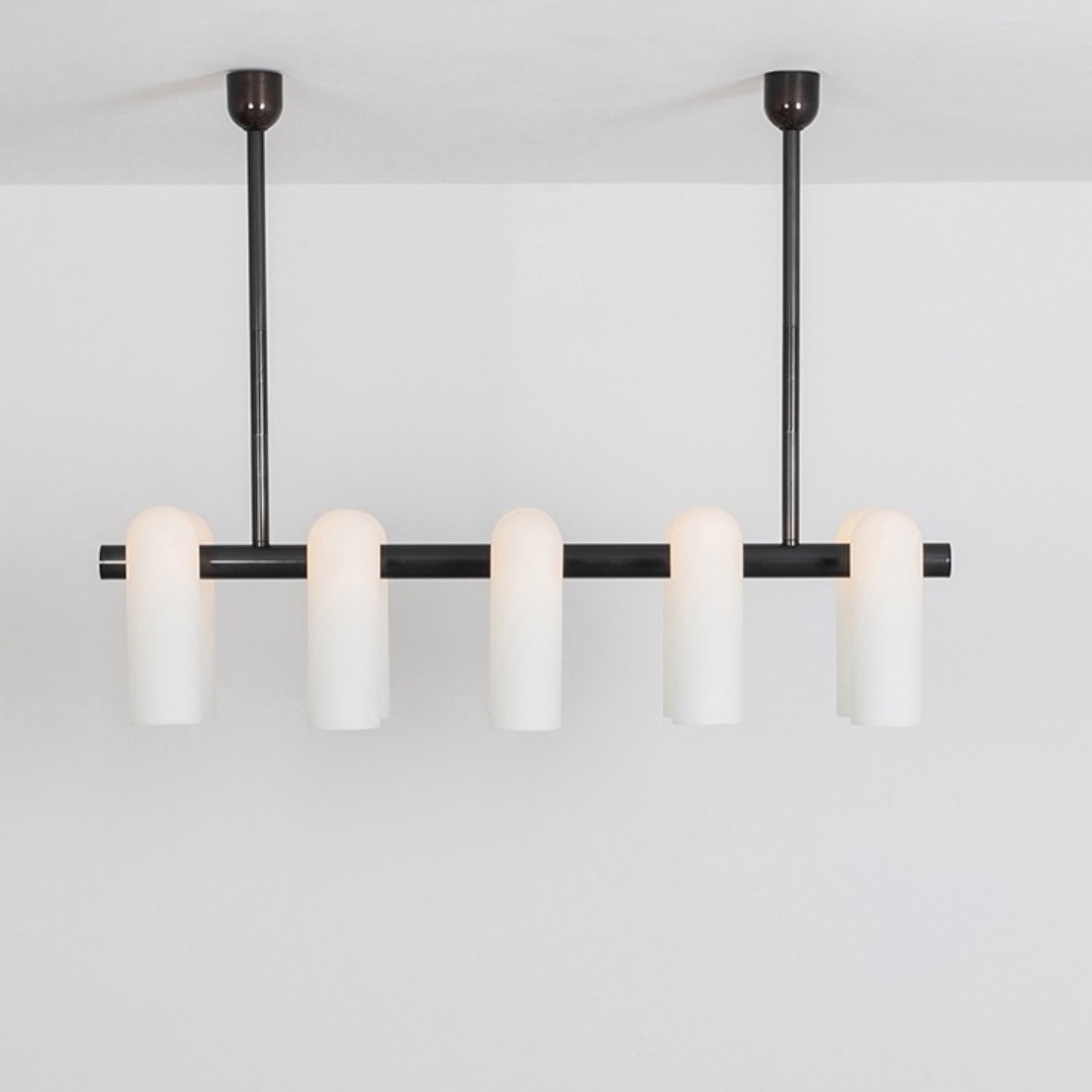Hängeleuchter ODYSSEY mit zehn Opalglas-Schirmen, z. B. für Esstische Hängeleuchter ODYSSEY mit zehn Opalglas-Schirmen, z. B. für Esstische