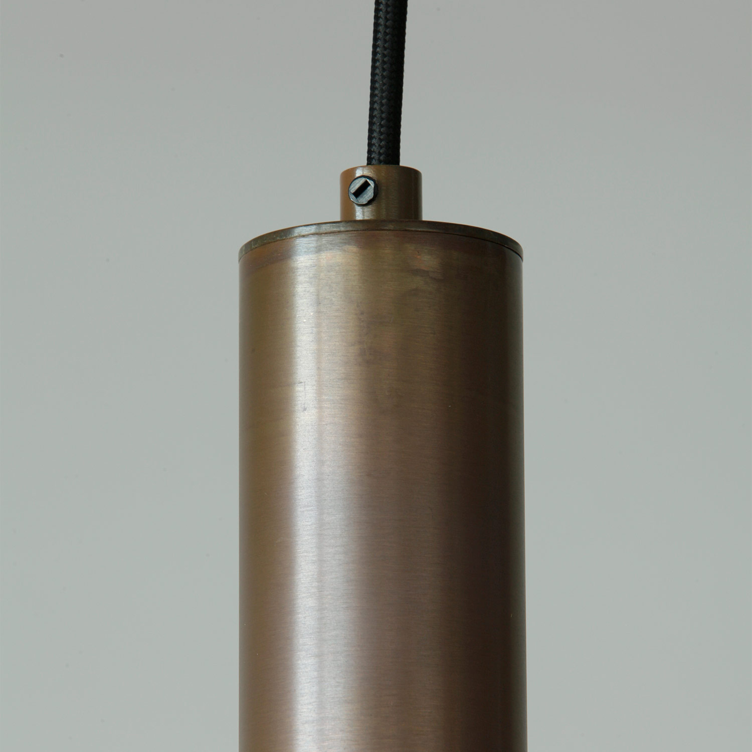 Bild 7: Kupfer patiniert Gruppe aus 5 Röhren-Pendelleuchten TOBINO, Kupfer oder Messing: Kupfer patiniert