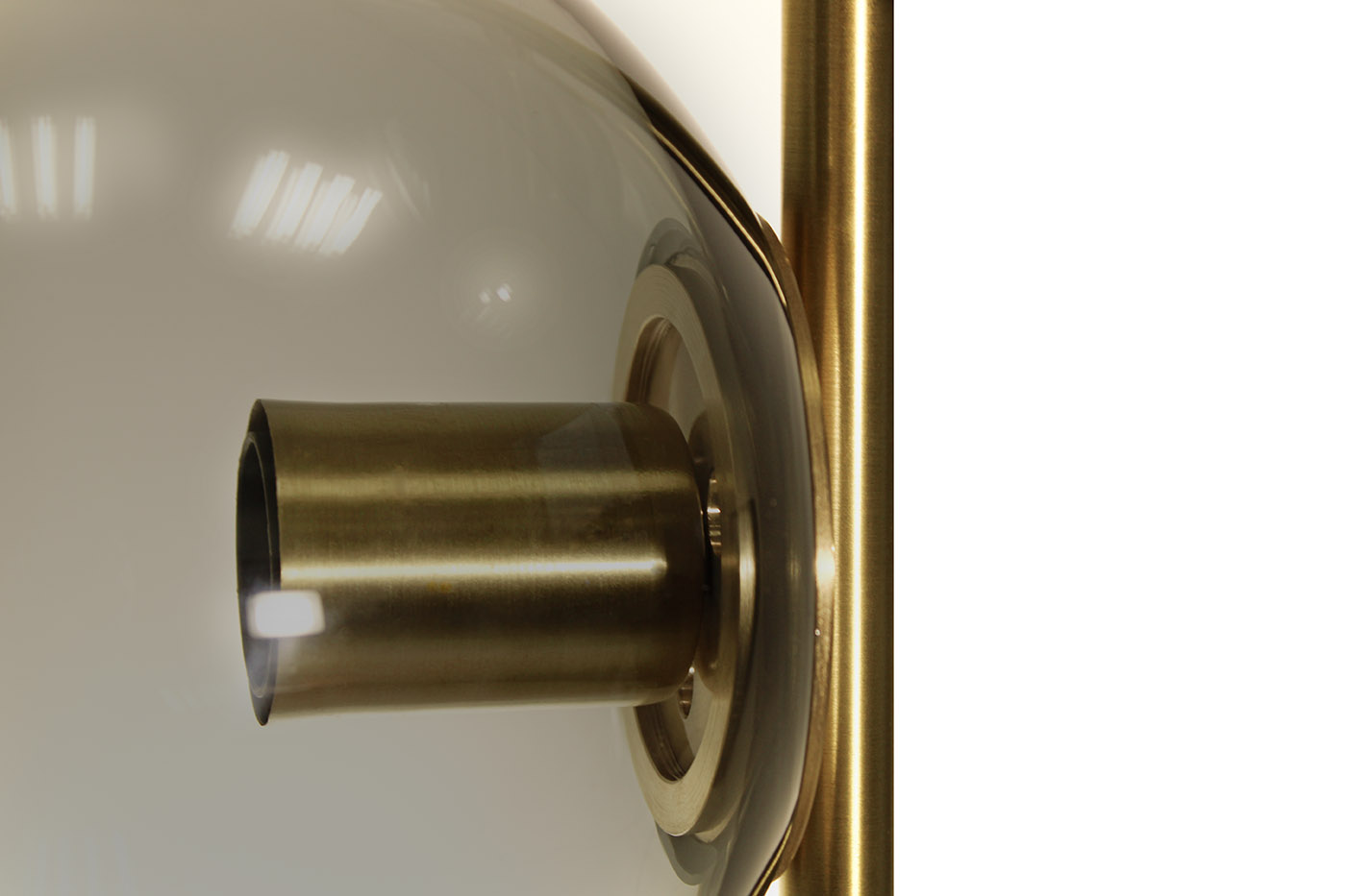 Vertikaler Hängeleuchter mit drei Rauchglas-Kugeln, Bild 7 Vertikaler Hängeleuchter mit drei Rauchglas-Kugeln, Bild 7