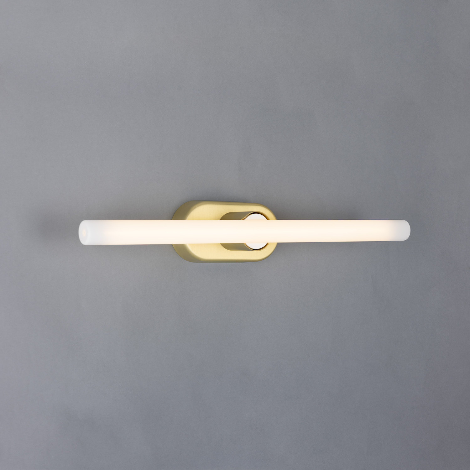Minimalistische Wand- oder Spiegelleuchte aus Messing: Messing satiniert, Modell 2