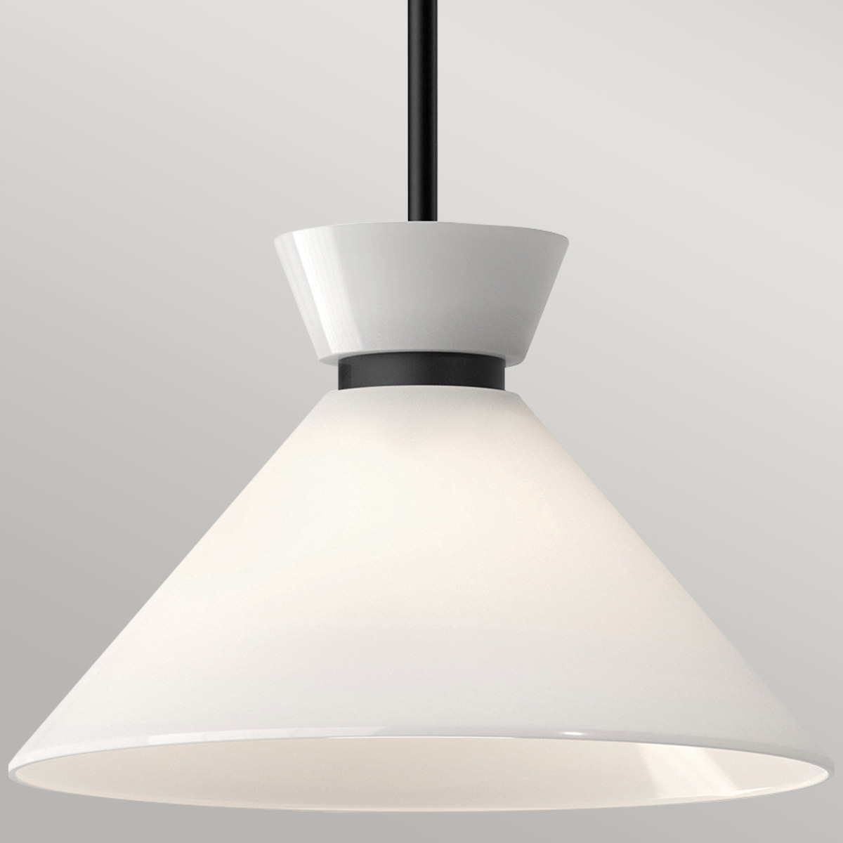 Schwarze Mid-Century-Hängeleuchte mit Opalglas, Bild 3 Schwarze Mid-Century-Hängeleuchte mit Opalglas, Bild 3