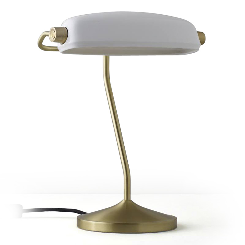 Englische „Banker's Lamp“-Tischleuchte mit Porzellanschirm: Elegante Tischleuchte „Banker's Lamp“ Porzellanschirm und Messing satiniert