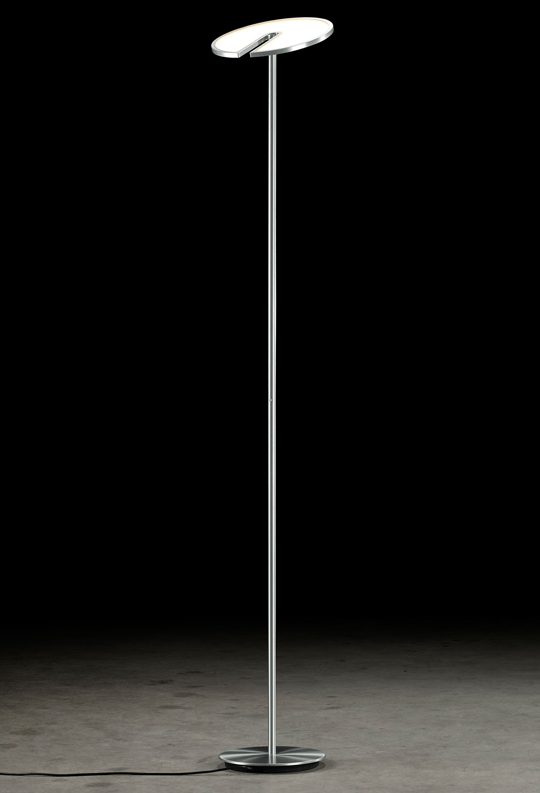 Außergewöhnlich heller Stand-Deckenfluter NAXOS mit verstellbarem Premium-LED, Bild 6