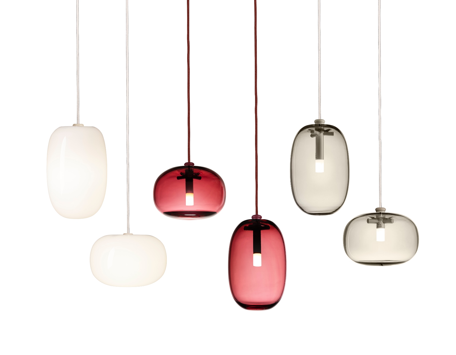 Design pendant lamp PEBBLE made of hand-blown glass: Die Modellreihe PEBBLE 