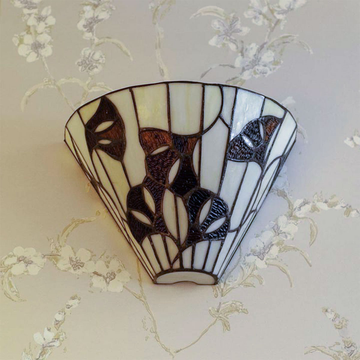 Halbrunde Wandleuchte mit Gingkoblättern aus Tiffany-Glas, Bild 4