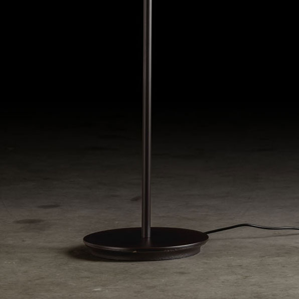 Sehr heller, eleganter Stand-Deckenfluter PLANO mit Premium-LED: Schwarz