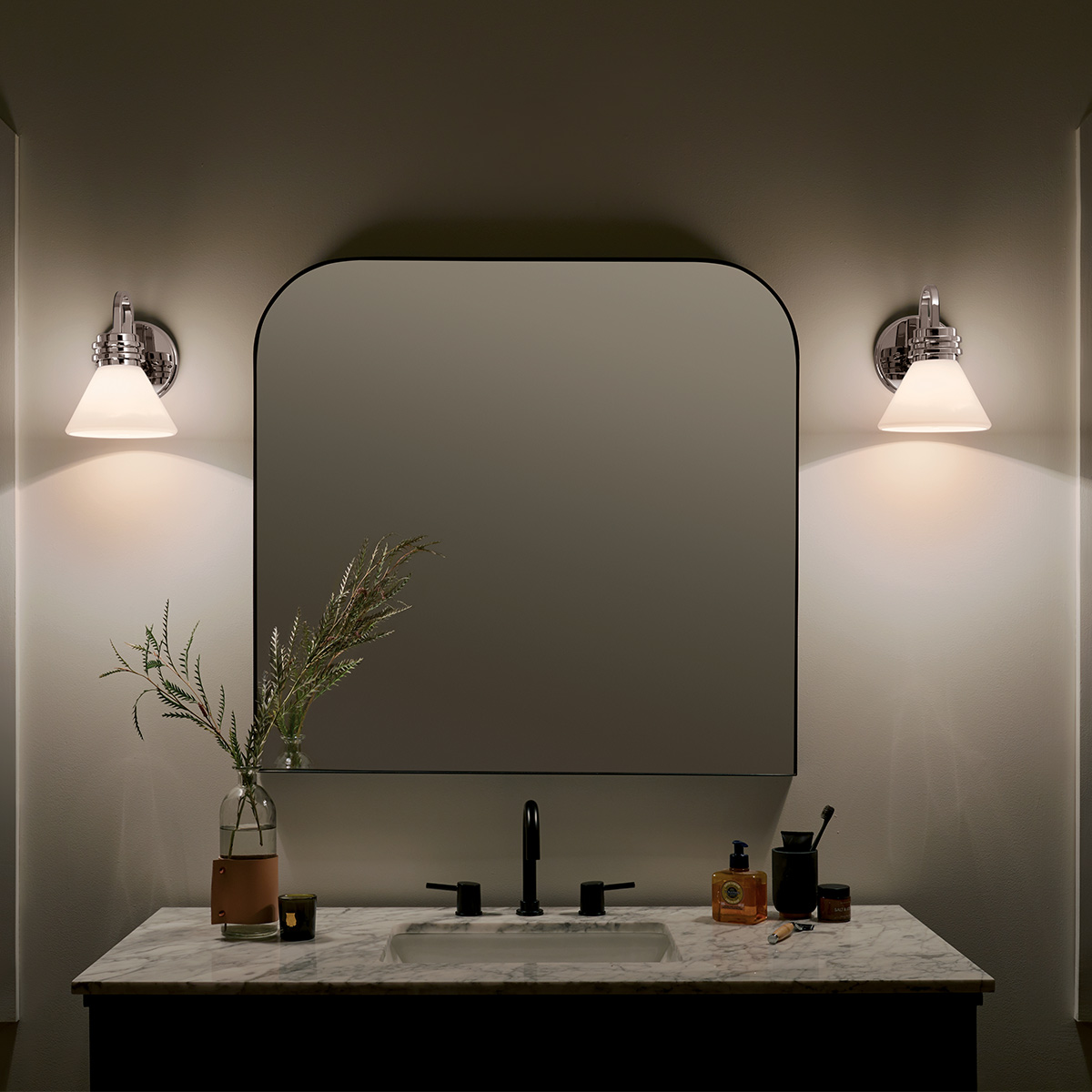Wandleuchte mit Opalglas, auch für Badezimmer, Bild 7