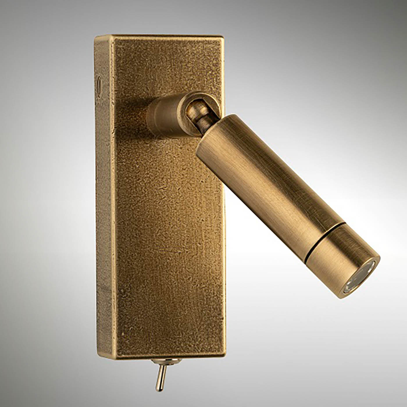 Kleines Gelenk-Leselicht für’s Schlafzimmer AL47: Das Modell mit Schalter in natur matt satiniert.