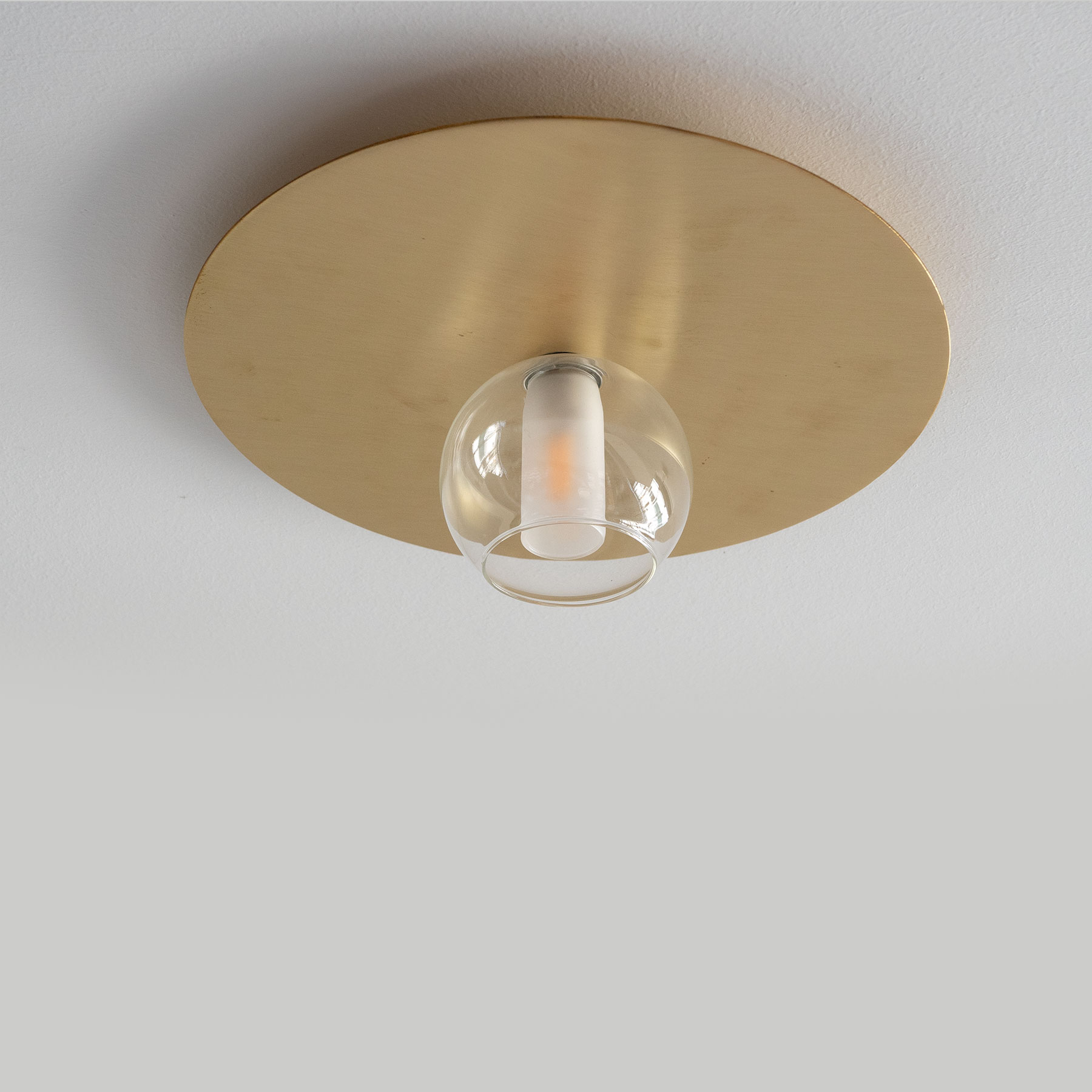 Scheiben-Wandleuchte DISHY, Design in Messing und Glas, Fig. 3