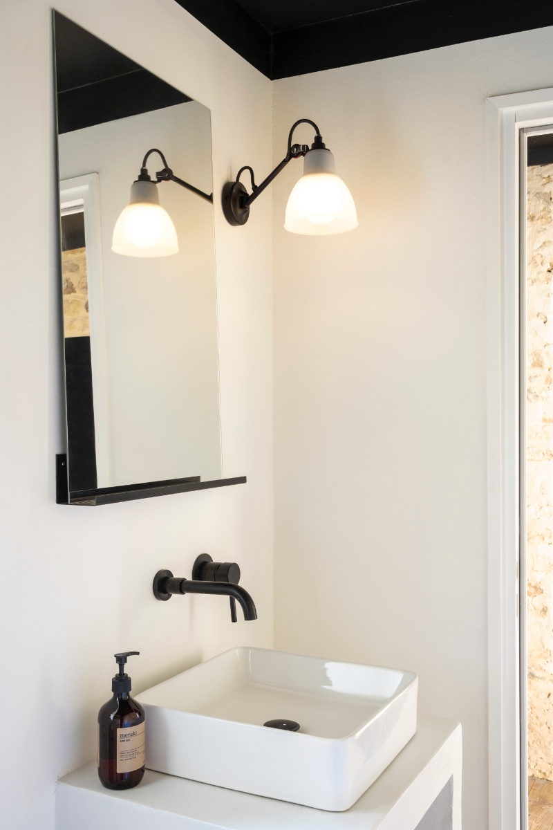 bad-wandleuchte mit schwenkarm n° 104 bath, ip44 von lampe gras