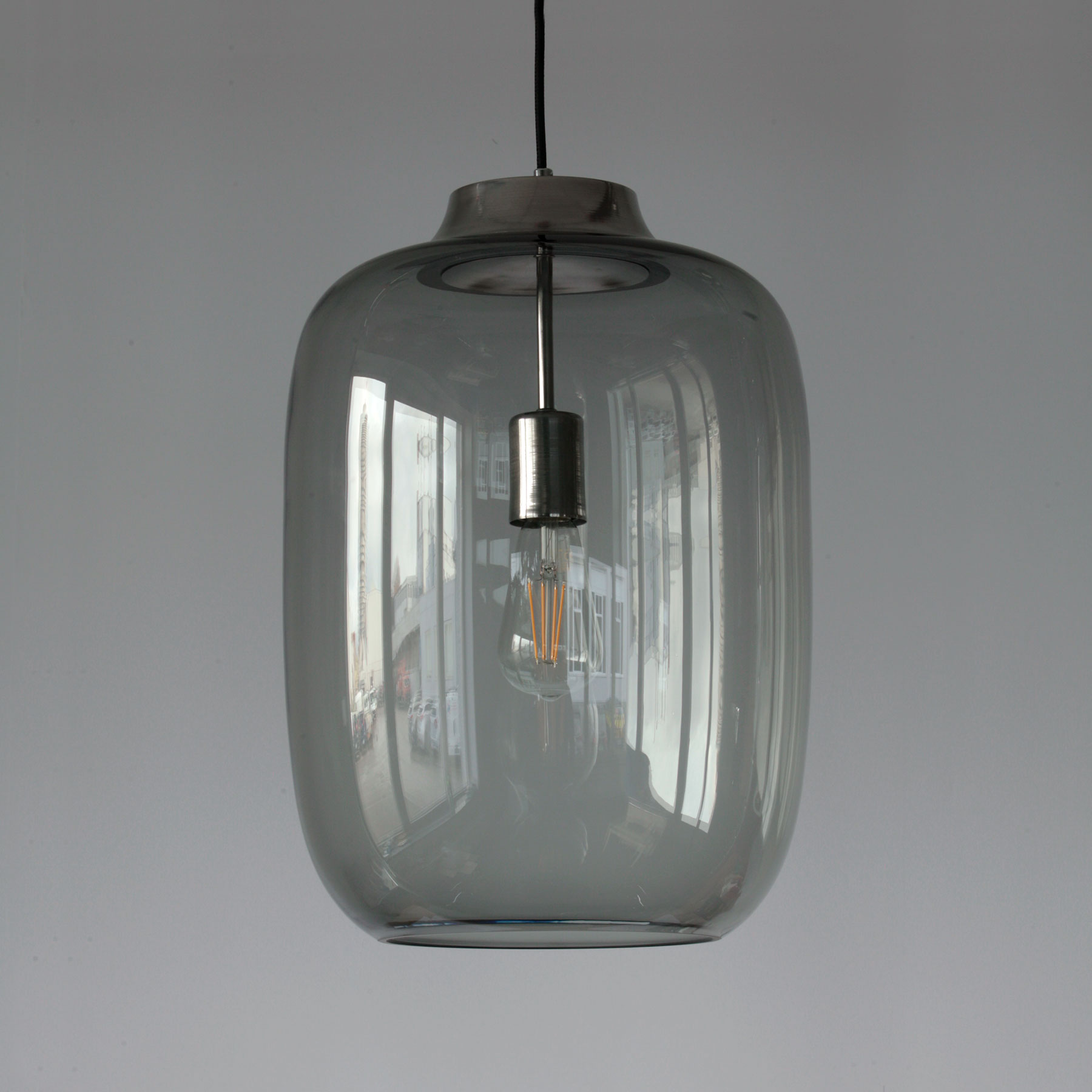 Große Glas-Pendelleuchte mit mundgeblasenem Rauchglas-Schirm, Bild 3 Große Glas-Pendelleuchte mit mundgeblasenem Rauchglas-Schirm, Bild 3