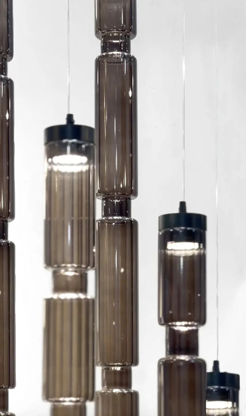 Bild 2: Die Röhren-Leuchten eignen sich wunderbar zur Aufhängung als Leuchten-Gruppe Schmale Glasröhren-Leuchte SAGANO, vier Größen: Die Röhren-Leuchten eignen sich wunderbar zur Aufhängung als Leuchten-Gruppe