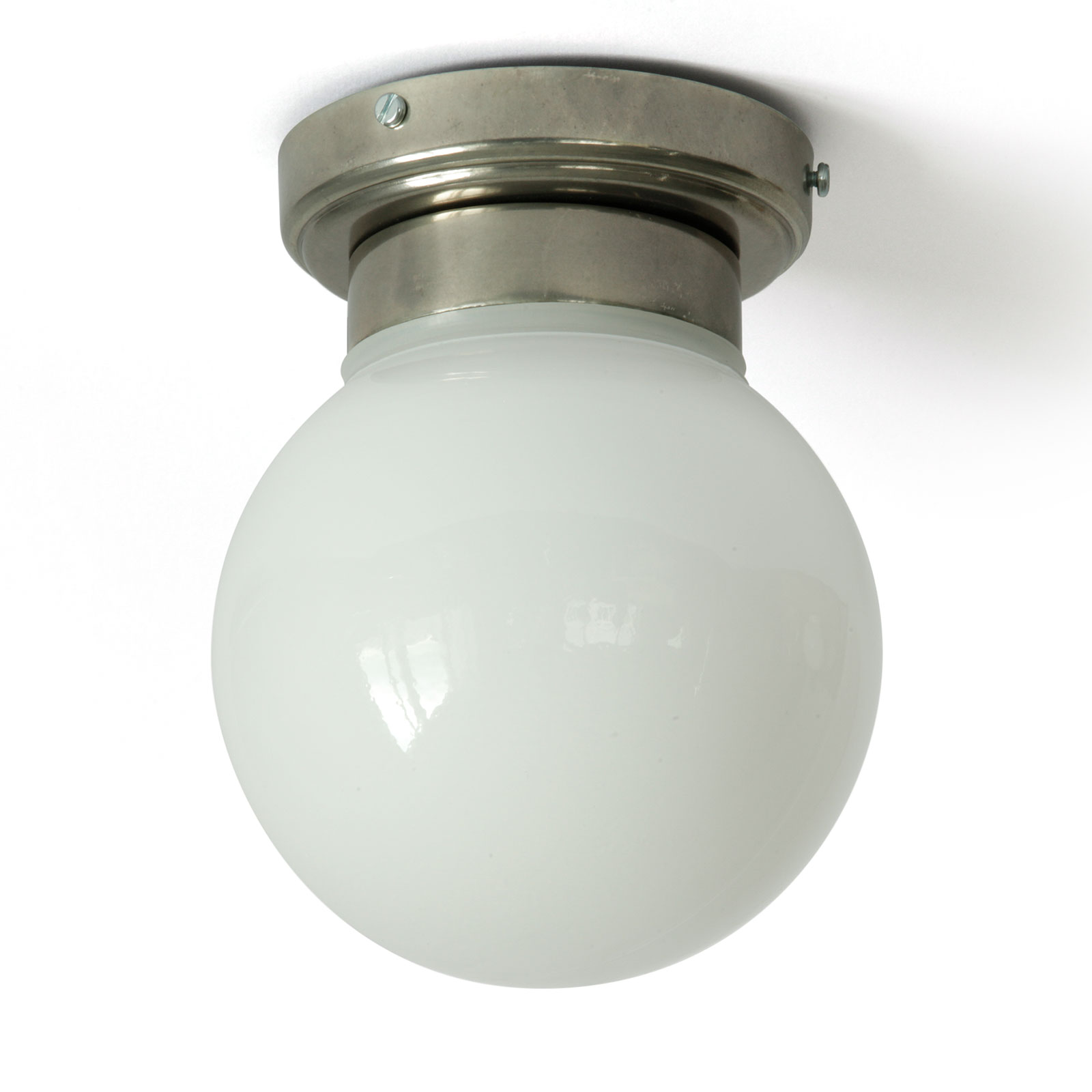 Moderne, kleine Kugel-Deckenleuchte (Opal-Glas), mit IP65 auch für Bäder Moderne, kleine Kugel-Deckenleuchte (Opal-Glas), mit IP65 auch für Bäder