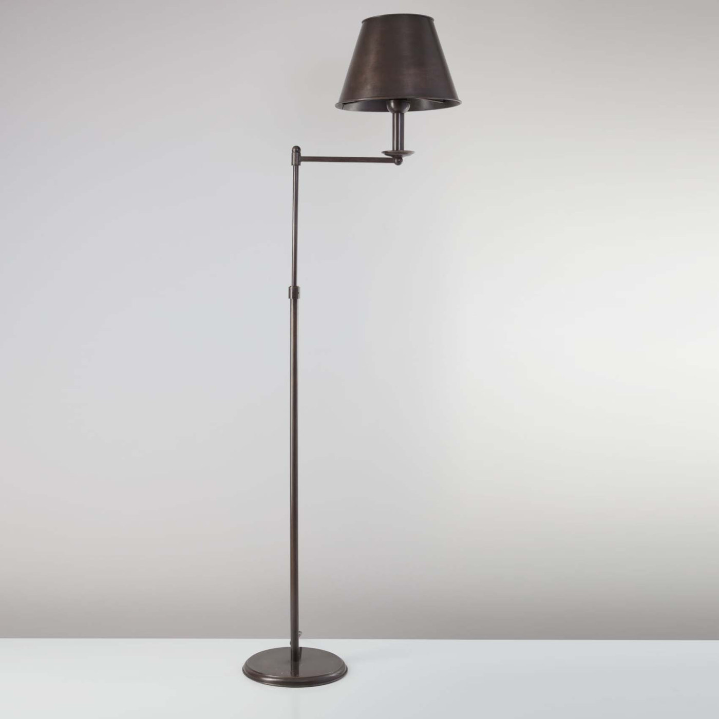 VERNEAU French floor lamp with swivel arm