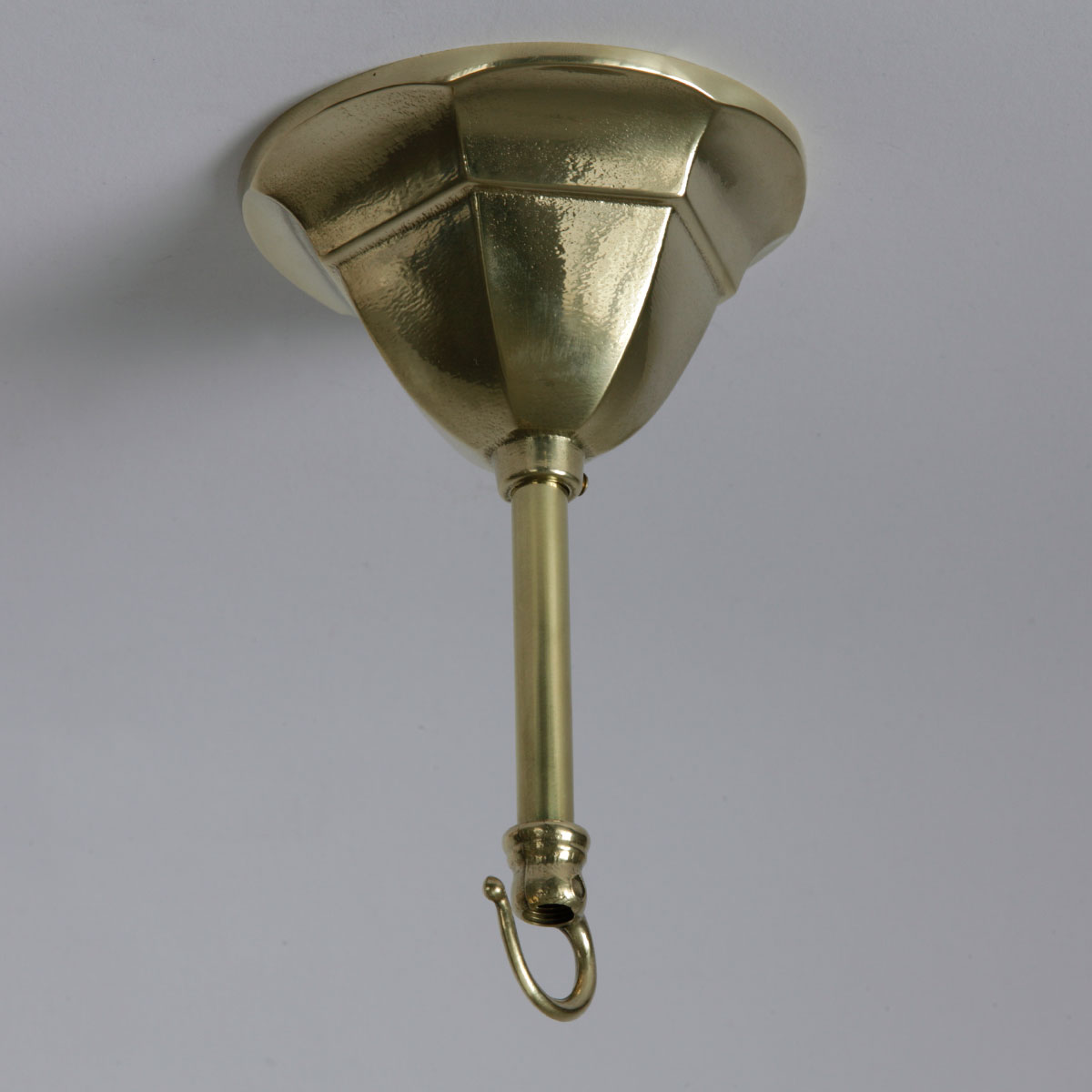 Bild 4: Deckenbaldachin mit Haken, hier in Messing natur Exklusive, verglaste Messing-Laterne aus Italien mit 64 Facetten: Deckenbaldachin mit Haken, hier in Messing natur