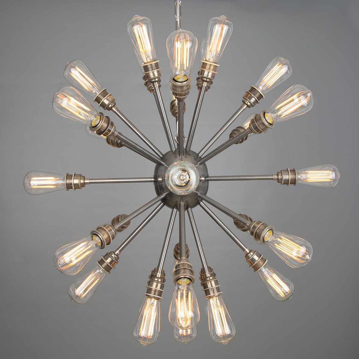 „SPUTNIK“-Hängeleuchter mit 29 Armen, Ø 60 cm „SPUTNIK“-Hängeleuchter mit 29 Armen, Ø 60 cm