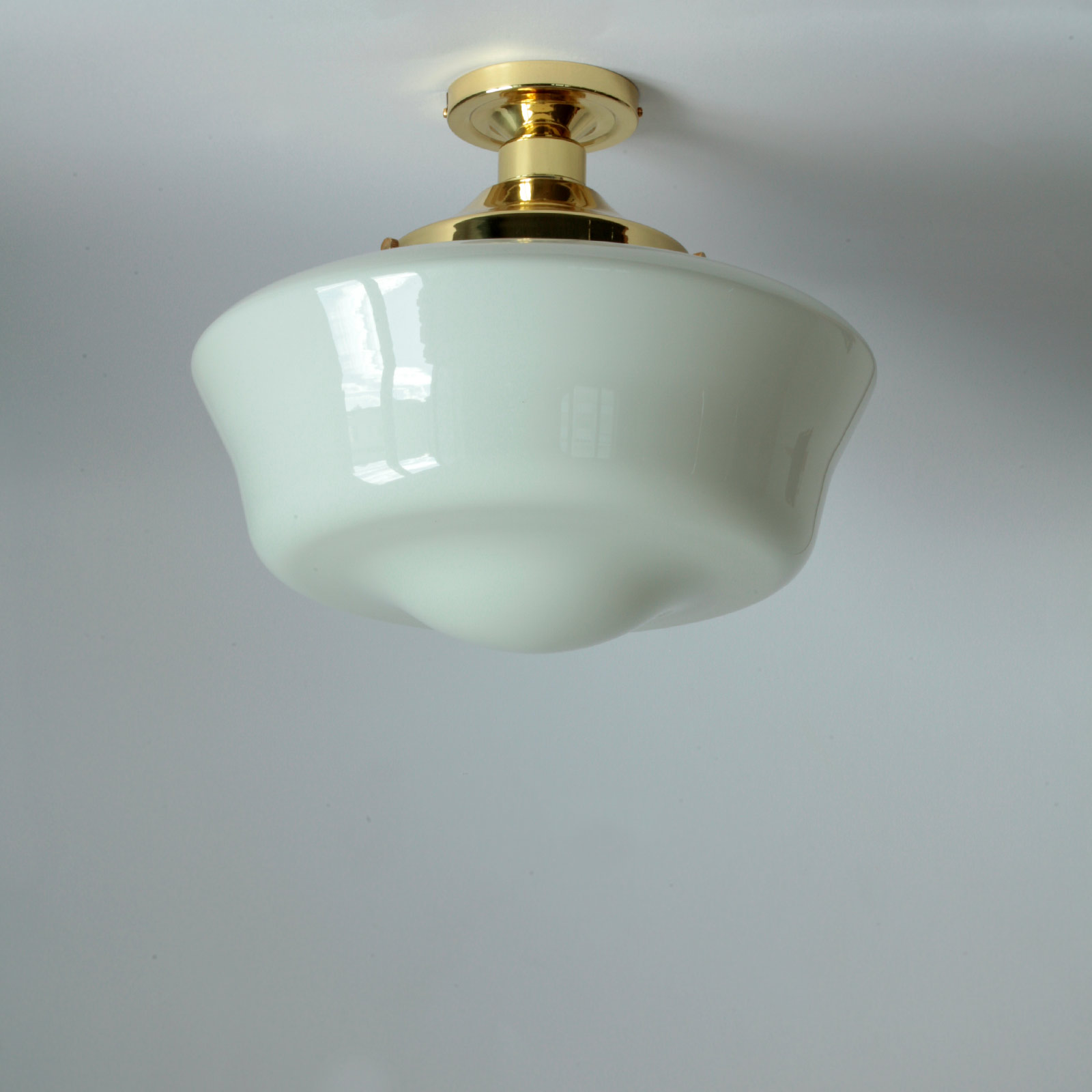 Traditionelle Deckenlampe mit Glasschirm Ø 35 cm: Ausführung Messing poliert